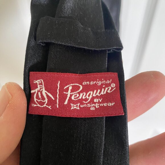 Penguin tie - Picture 3 of 3